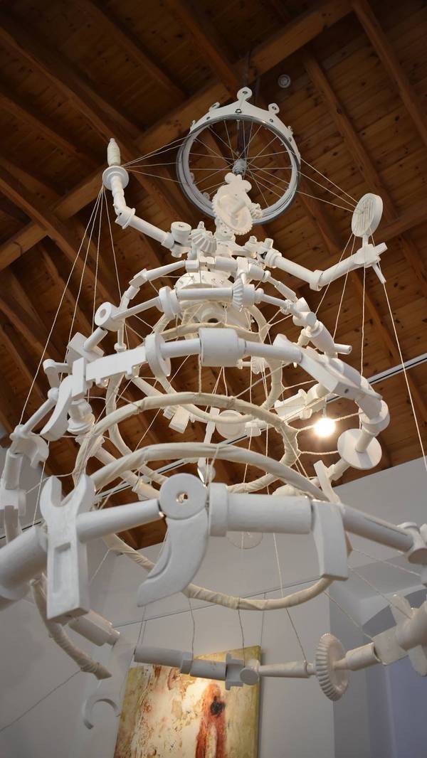 A Fiandeira da Beira Sculpture Mario Miranda - Subjektiv.art